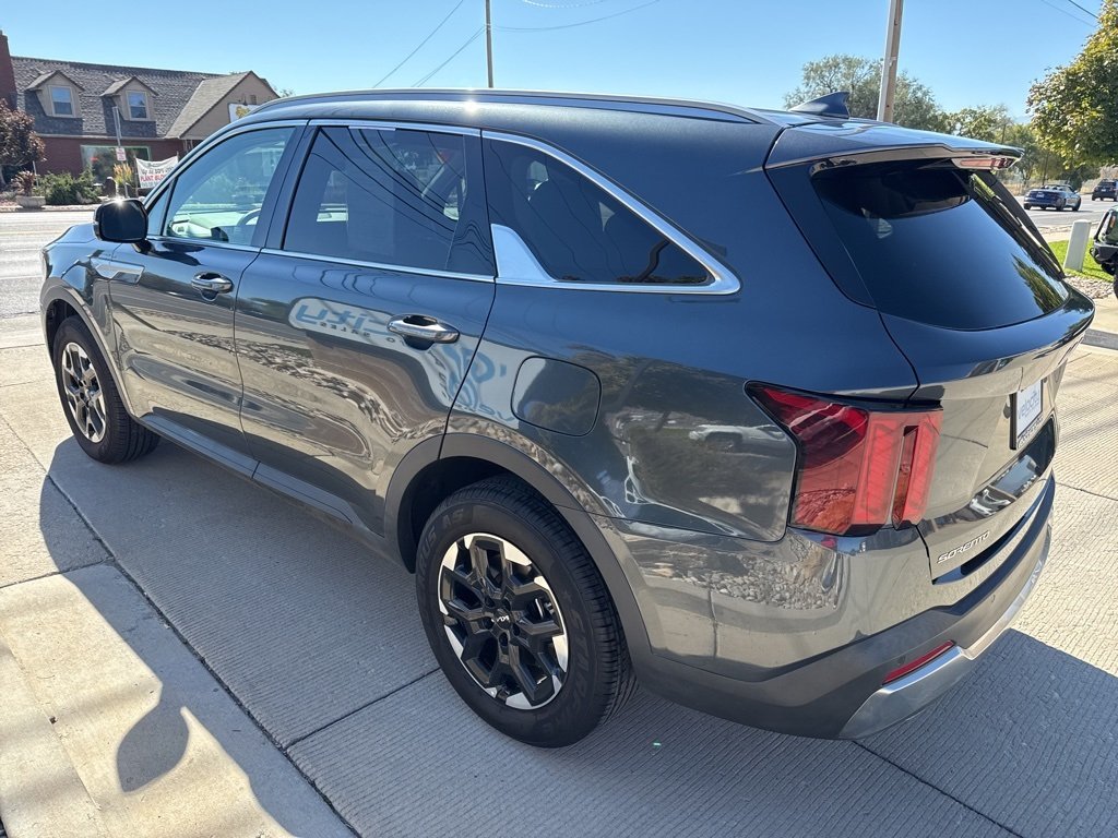 2024 Kia Sorento S photo 4