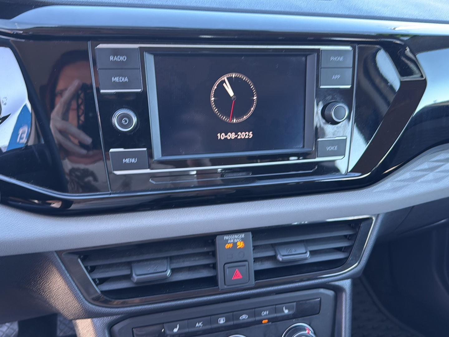 2022 Volkswagen Taos S photo 4