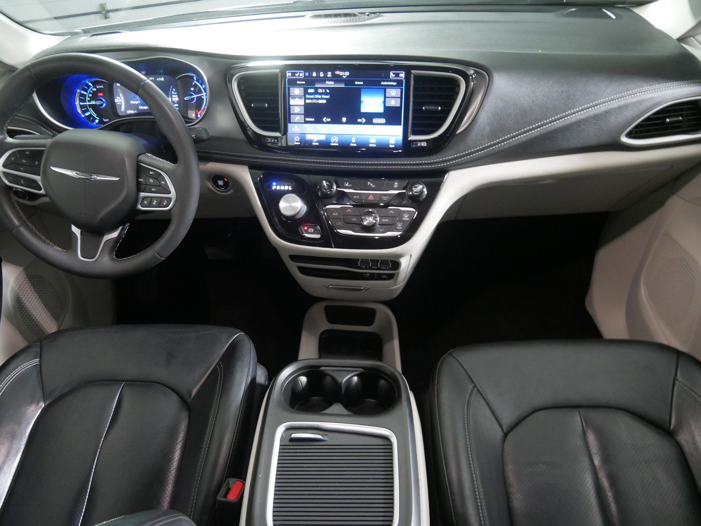 2022 Chrysler Pacifica Hybrid Touring L photo 10