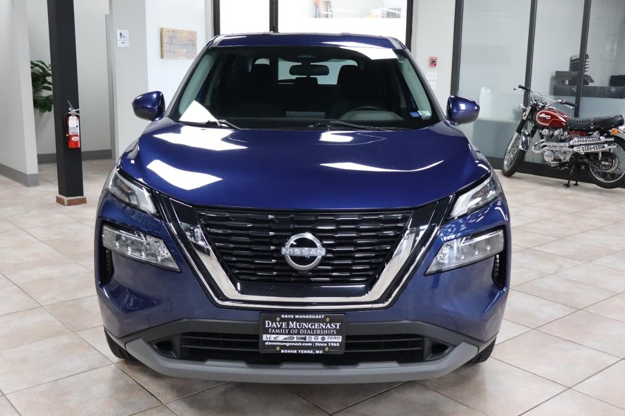 2023 Nissan Rogue SV photo 7