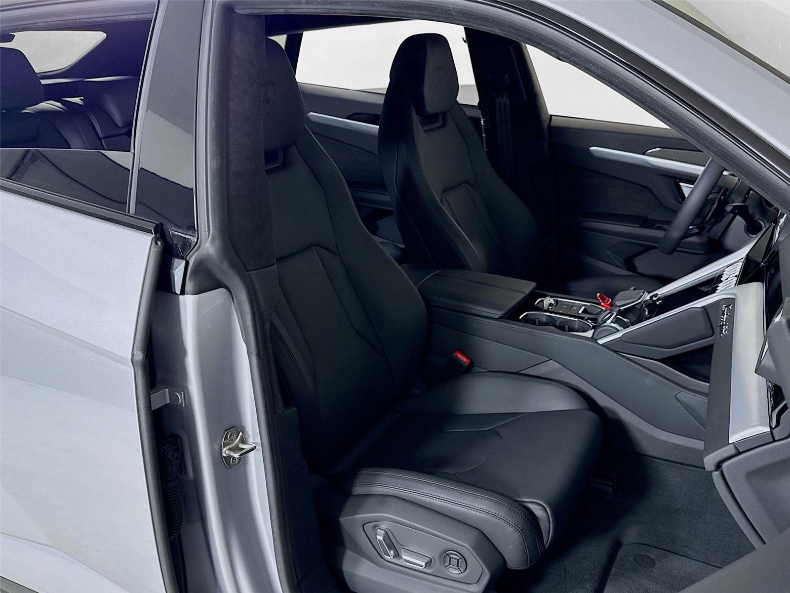 2024 Lamborghini Urus S photo 26