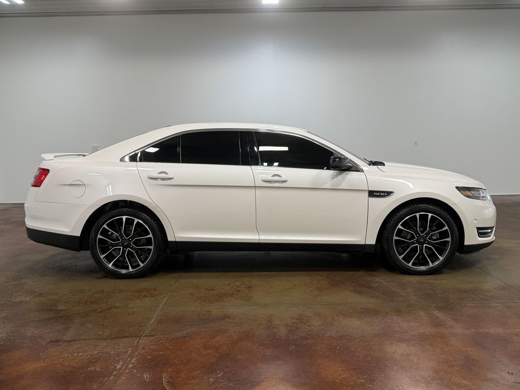 2019 Ford Taurus SHO photo 17