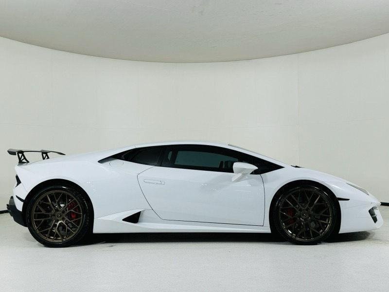 2019 Lamborghini Huracan photo 3