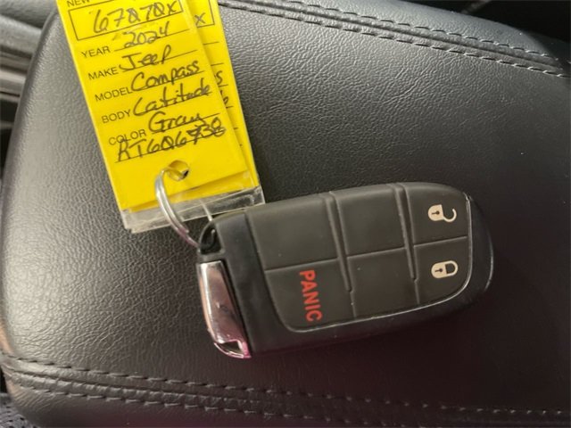 2024 Jeep Compass North Edition Latitude photo 16
