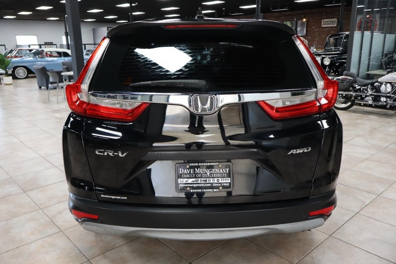 2017 Honda CR-V LX photo 4