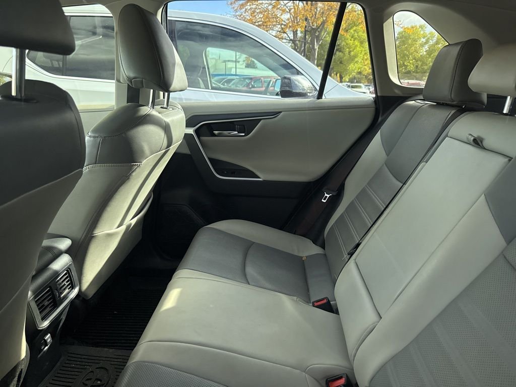 2022 Toyota RAV4 Hybrid Limited photo 3