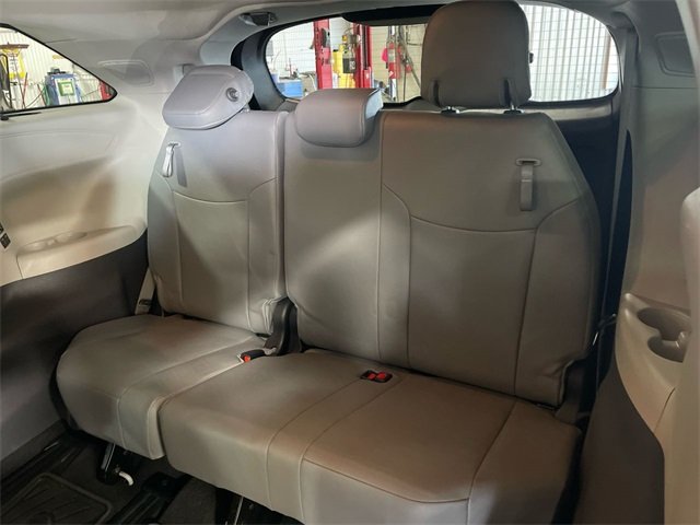 2021 Toyota Sienna Limited photo 24