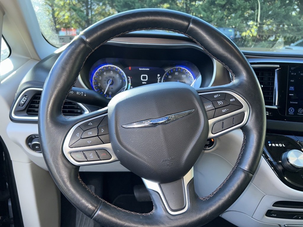 2017 Chrysler Pacifica Touring Plus photo 15