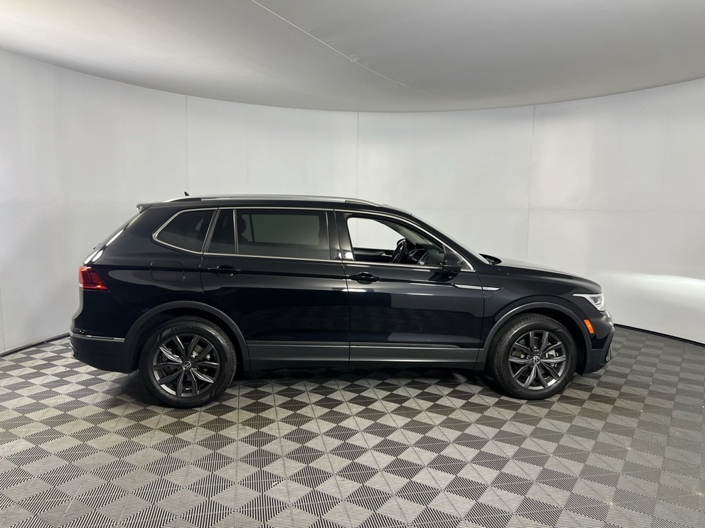 2022 Volkswagen Tiguan SE photo 3