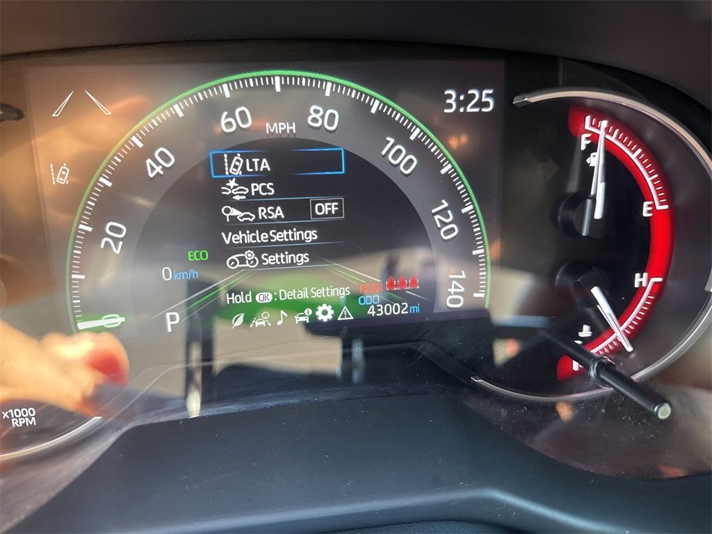 2023 Toyota RAV4 LE photo 21