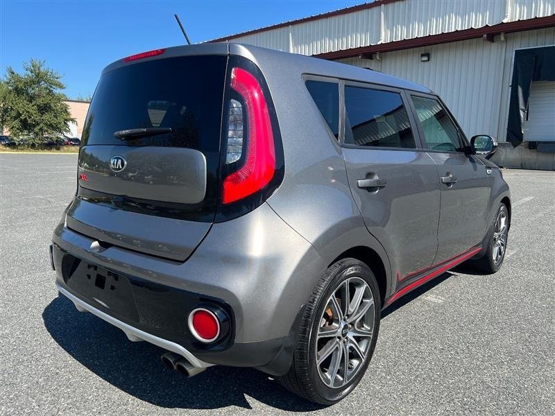 2018 Kia Soul Exclaim photo 2