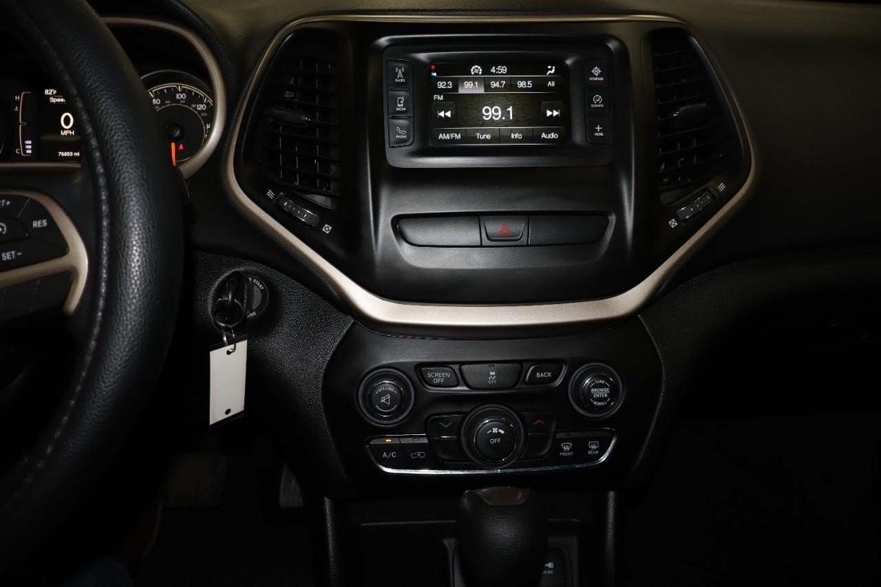 2017 Jeep Cherokee Sport photo 15