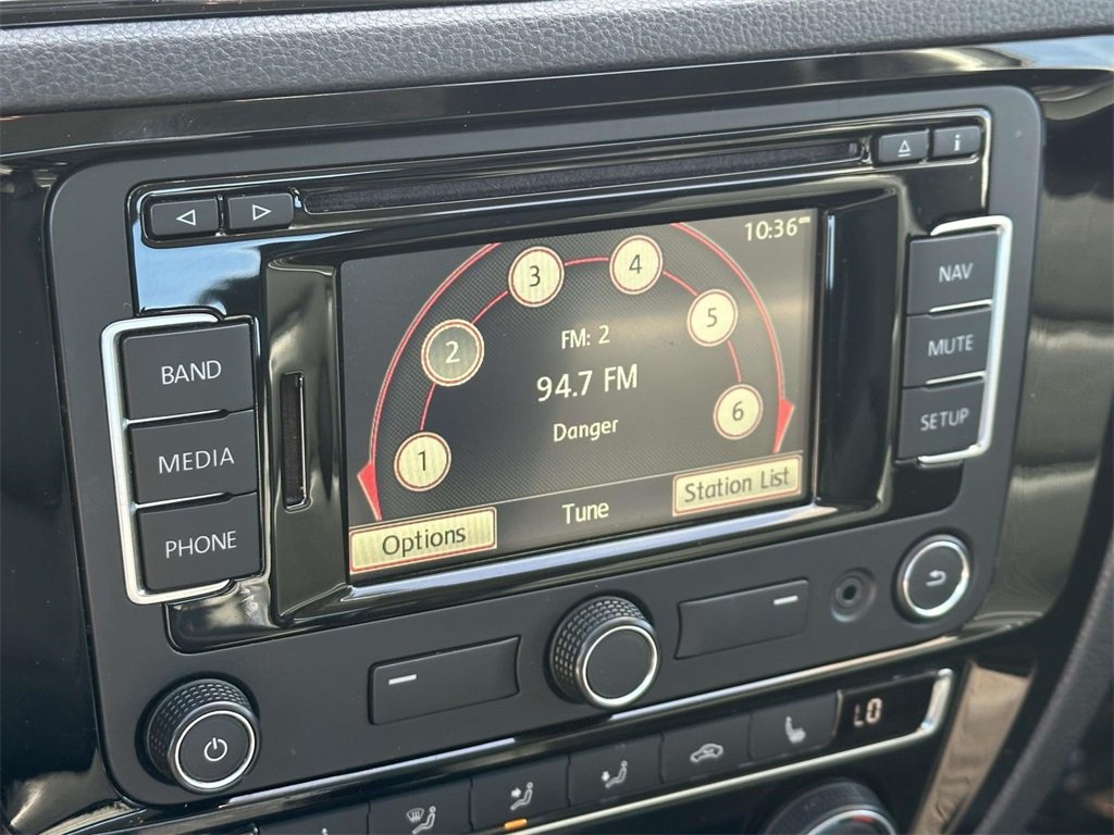 2015 Volkswagen Jetta 2.0 TDI SEL photo 3