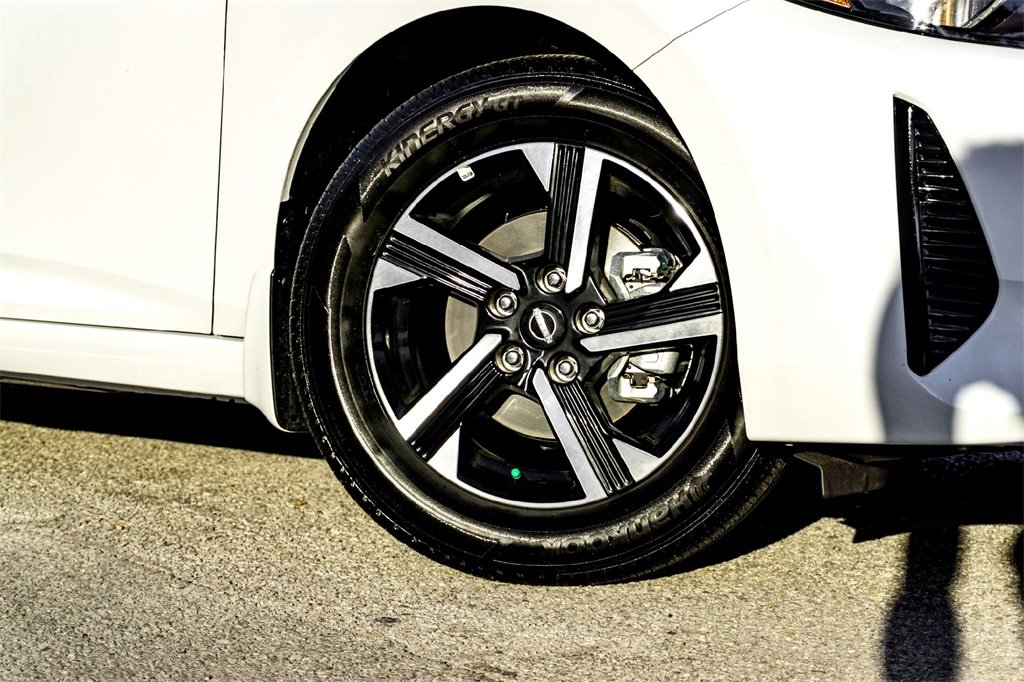 2025 Nissan Sentra SV photo 2