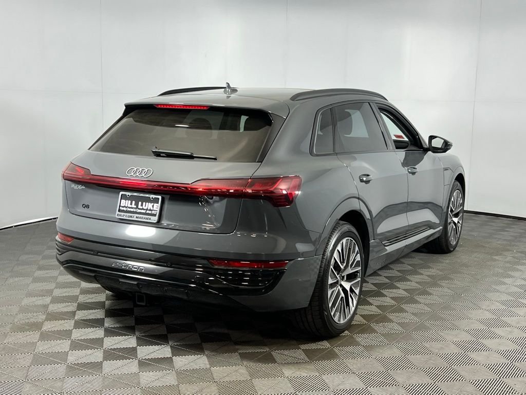 2024 Audi Q8 E-tron Premium Plus photo 3