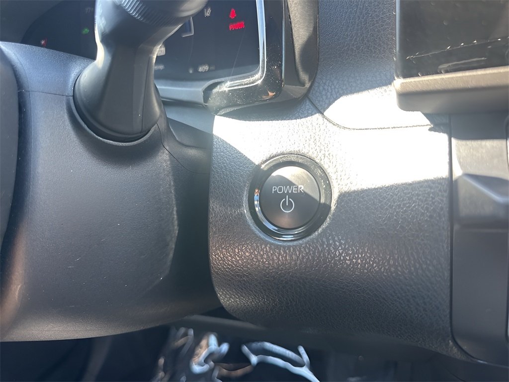 2025 Toyota Camry LE photo 18