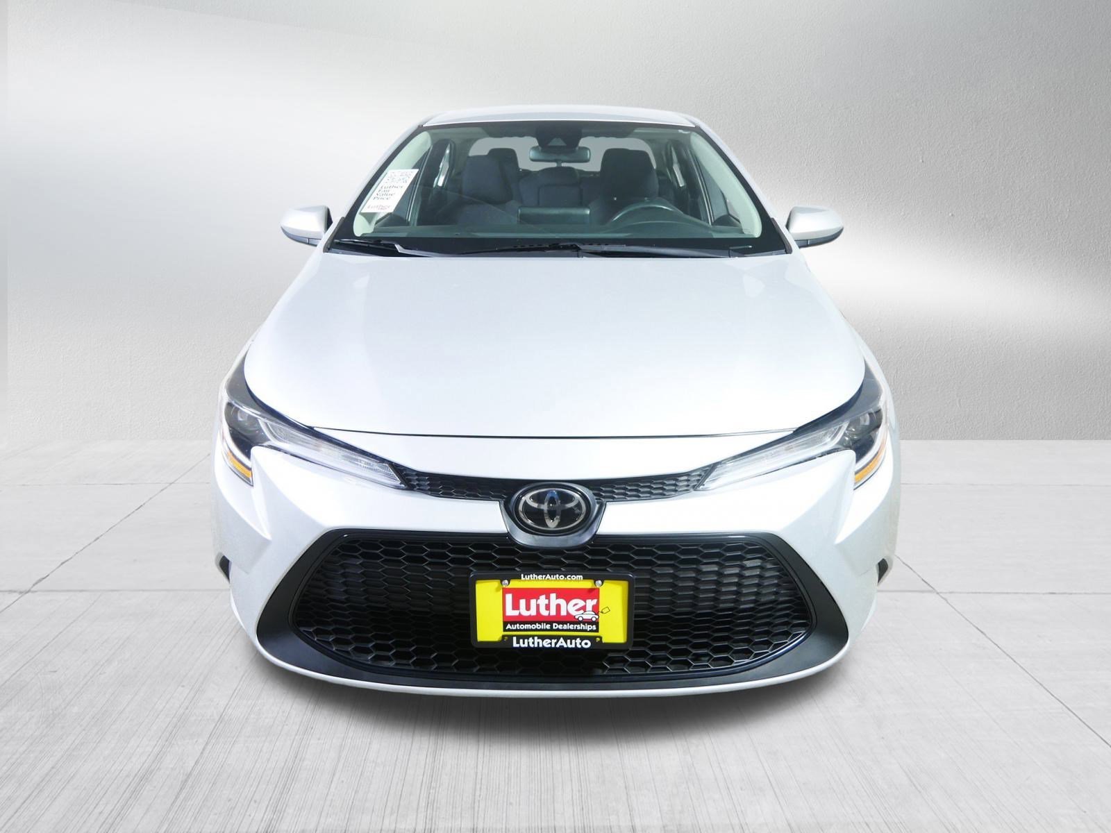 2022 Toyota Corolla LE photo 2