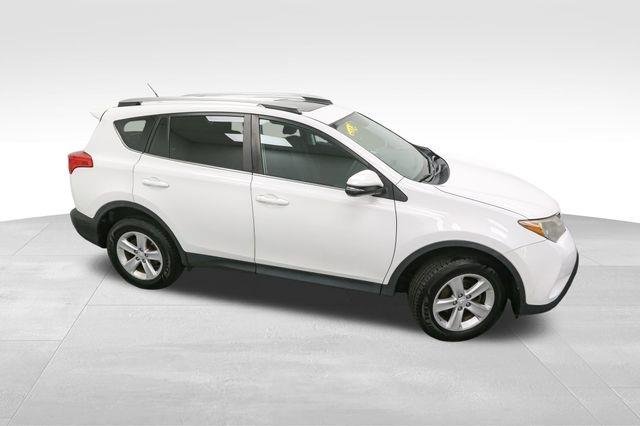 2014 Toyota RAV4 XLE photo 3