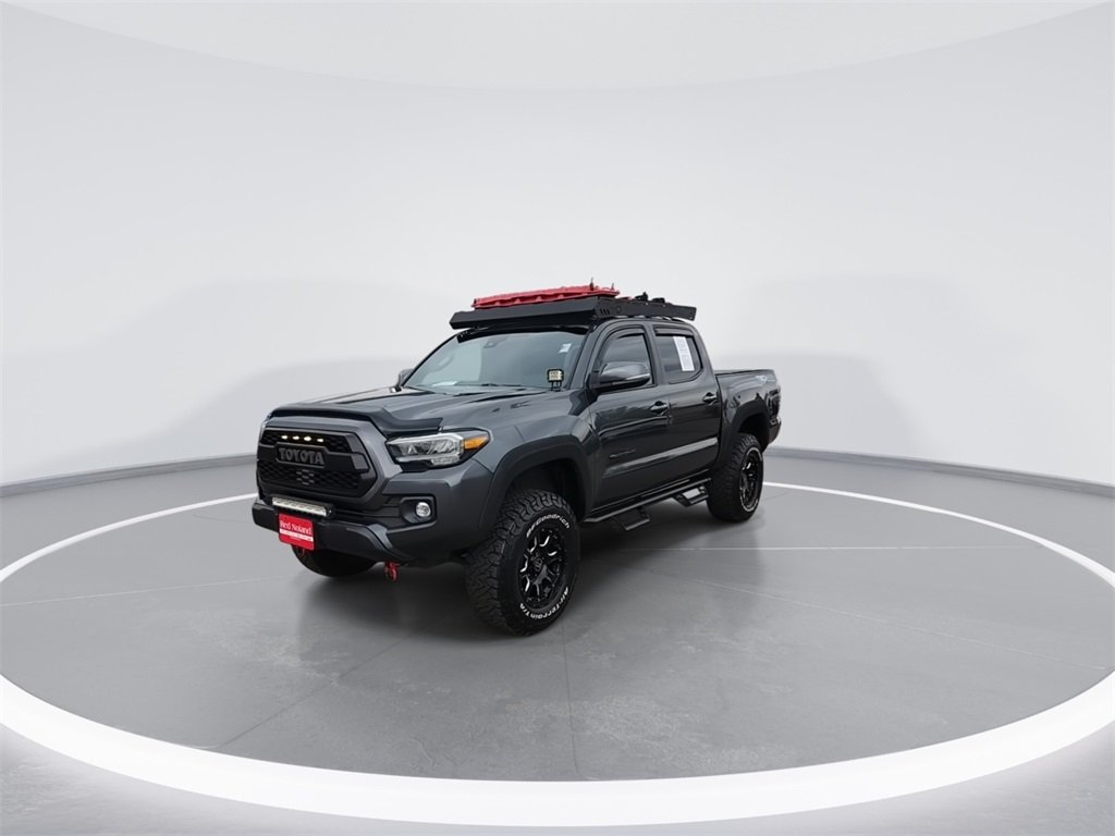 2022 Toyota Tacoma TRD Off-Road photo 3