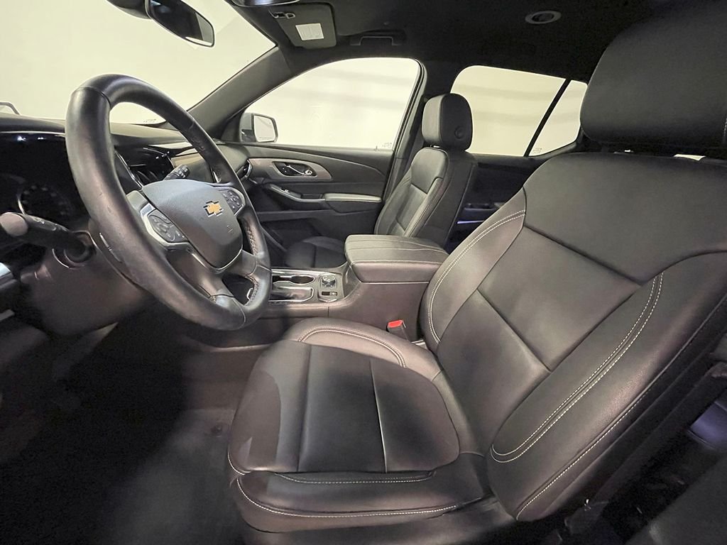 2023 Chevrolet Traverse Leather photo 2