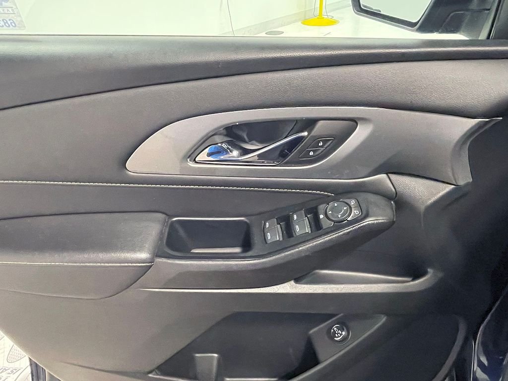2023 Chevrolet Traverse Leather photo 13