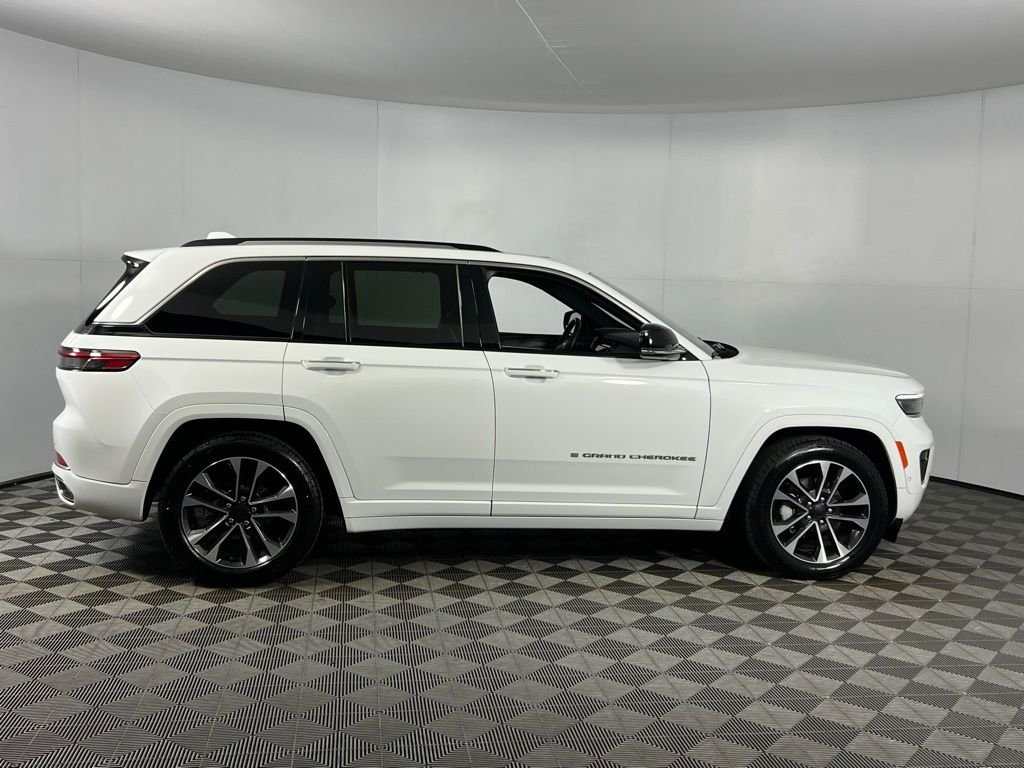 2022 Jeep Grand Cherokee Overland photo 3