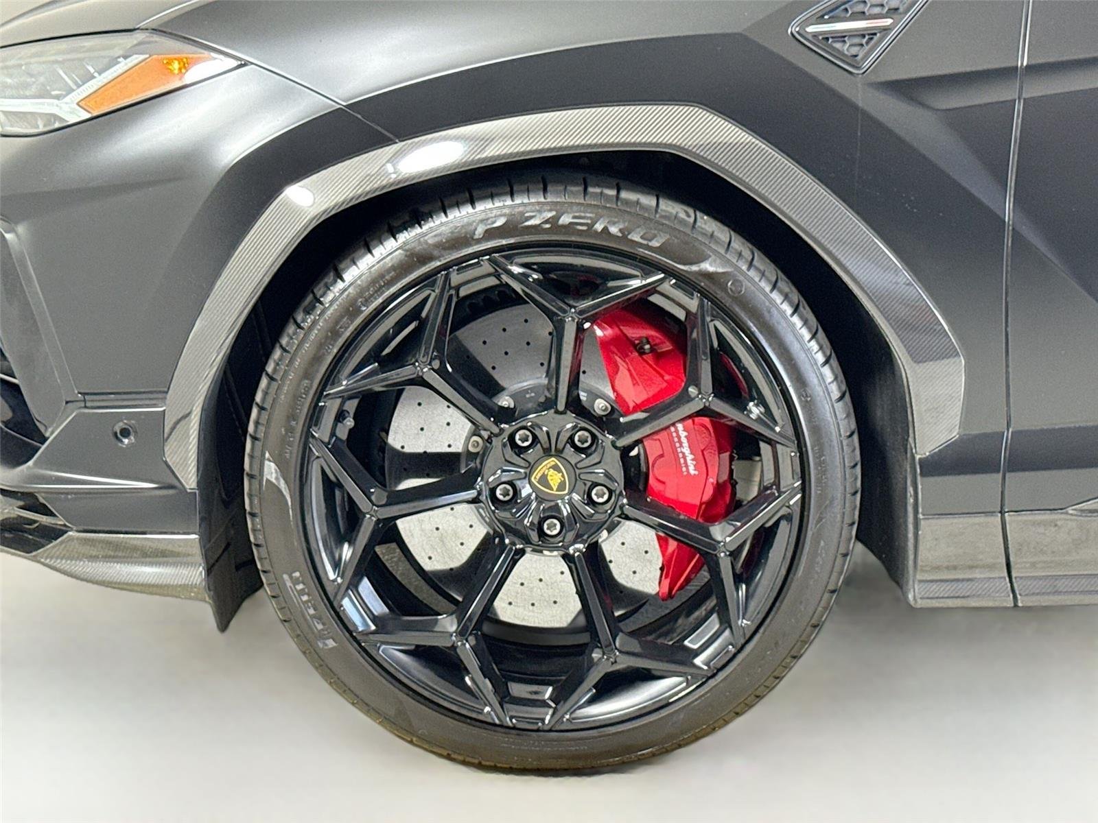 2023 Lamborghini Urus Performante photo 42