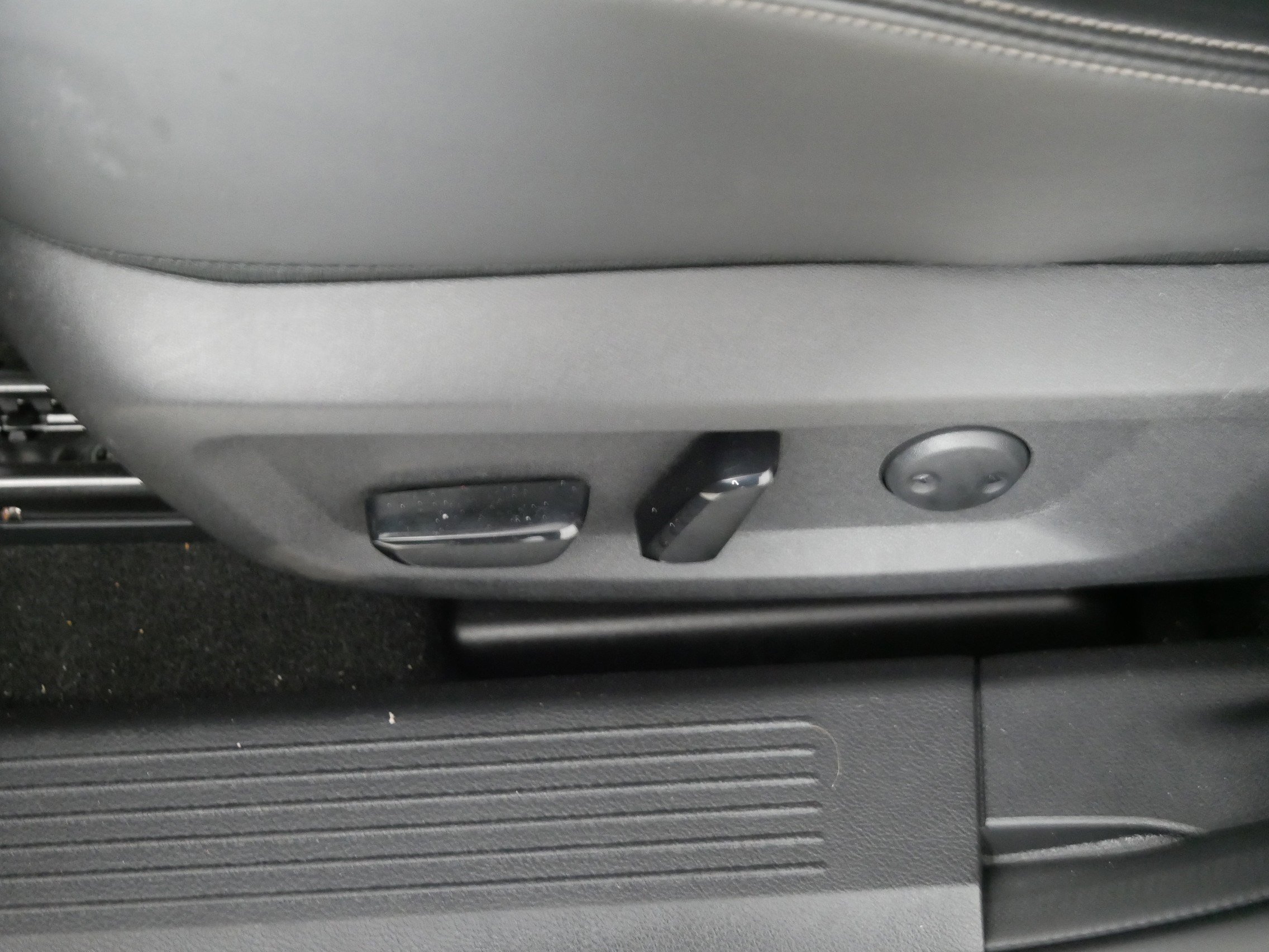 2022 Nissan Rogue Platinum photo 18