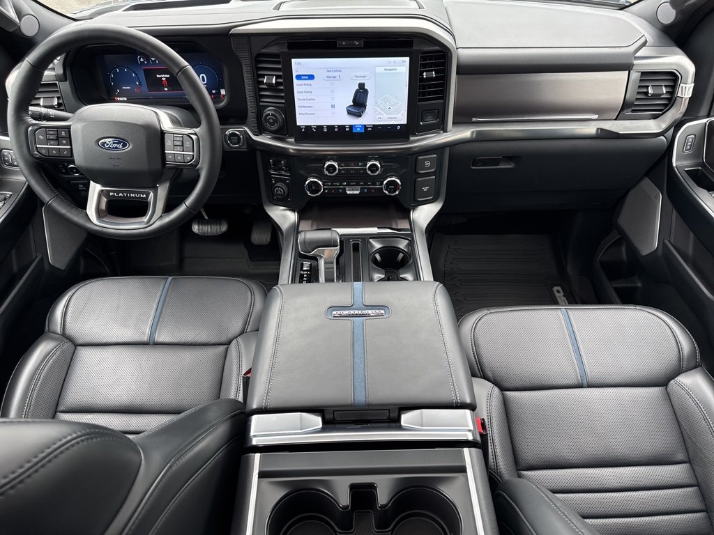 2025 Ford F-150 Platinum photo 14