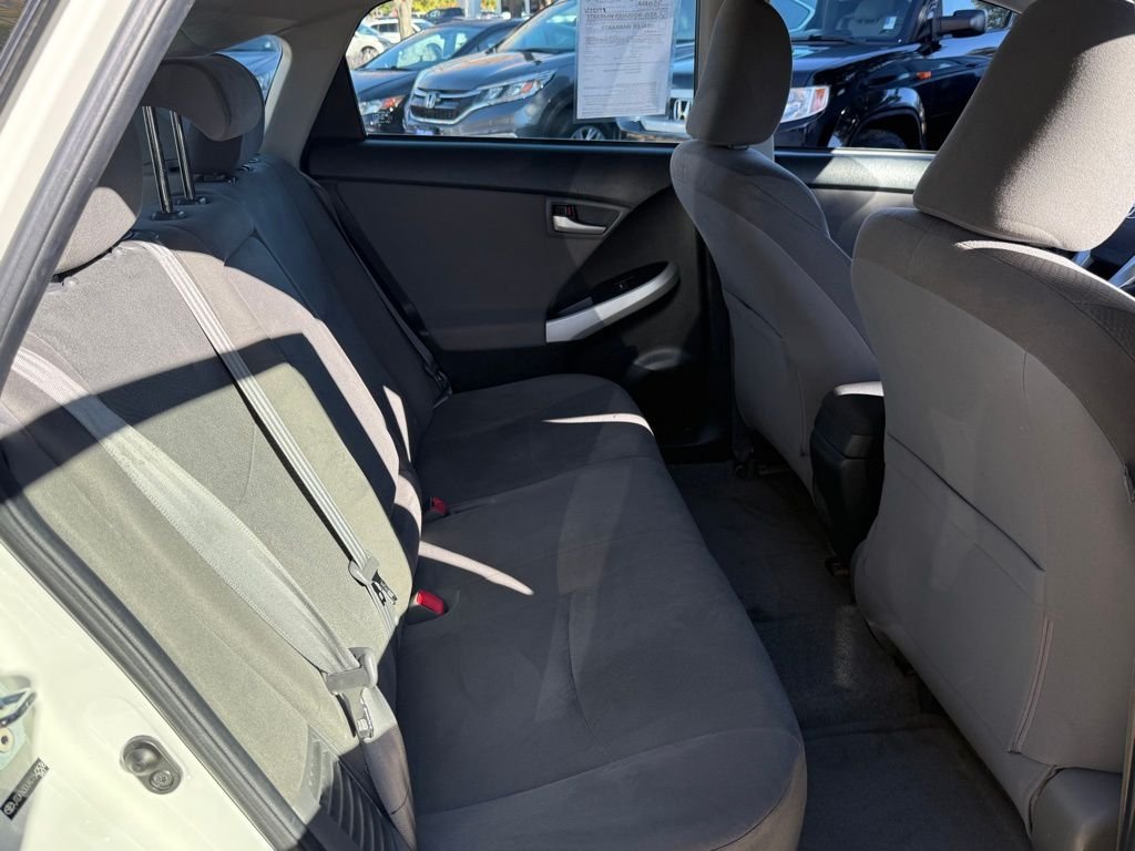 2012 Toyota Prius Five photo 17