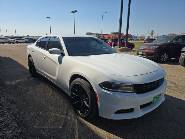 2015 Dodge Charger SXT photo 3