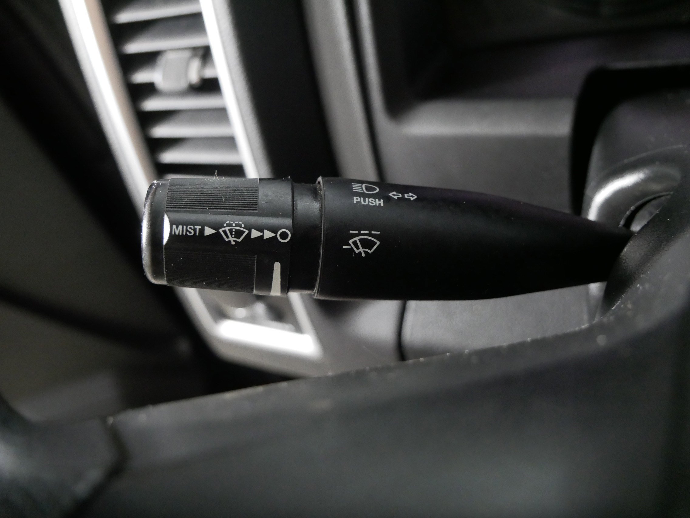 2016 Ram 1500 SLT photo 29