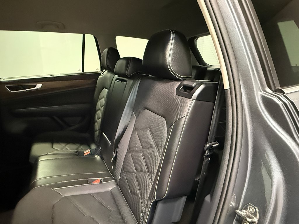 2025 Volkswagen Atlas SE Technology photo 42