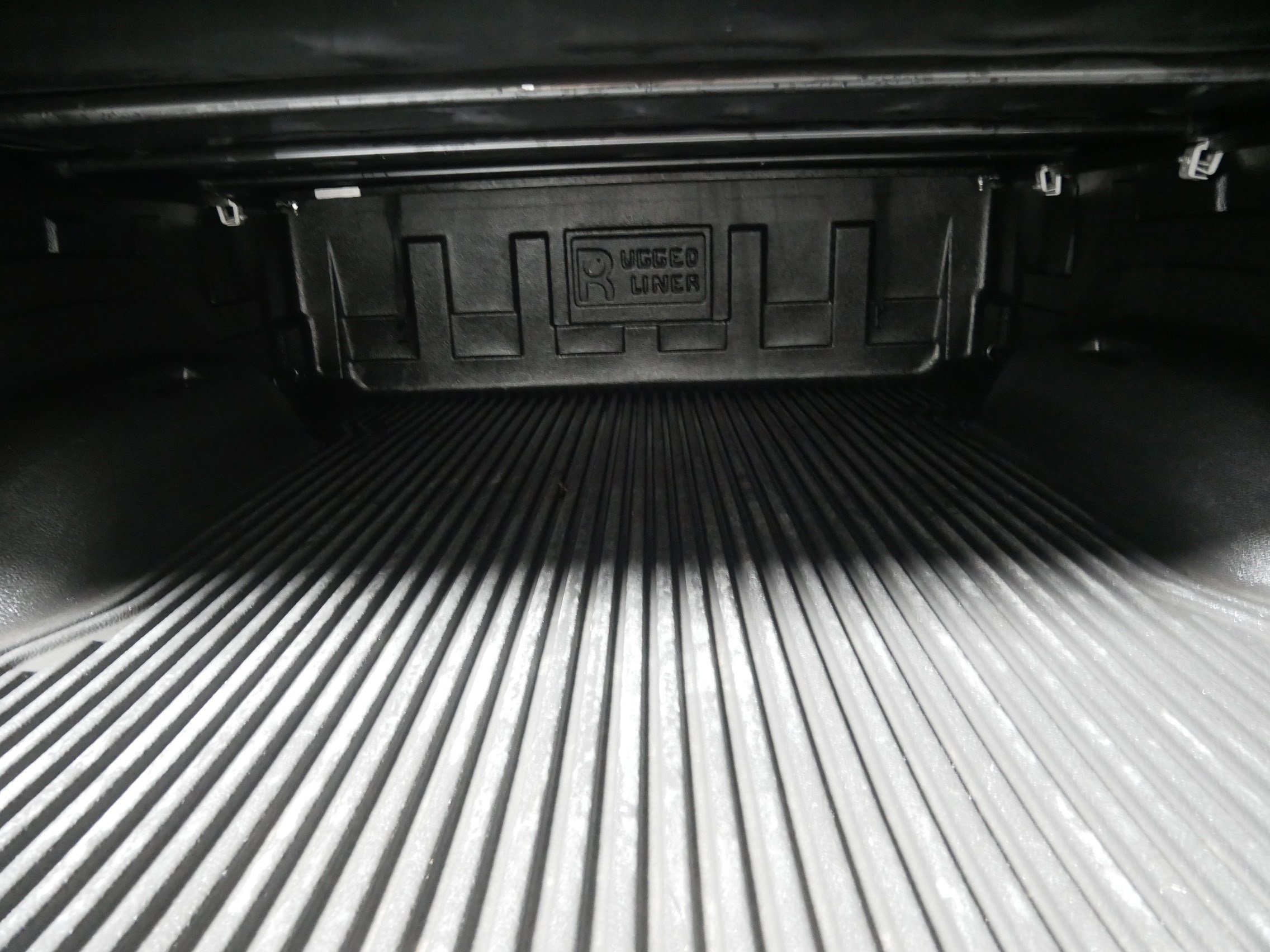2016 Ram 1500 SLT photo 17