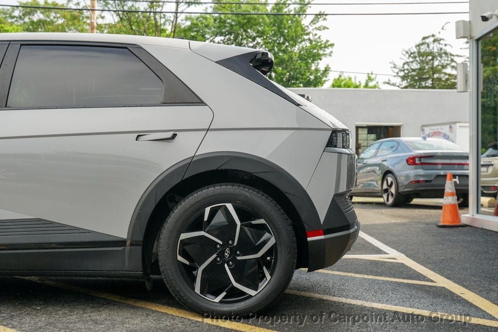 2022 Hyundai Ioniq 5 SEL photo 3