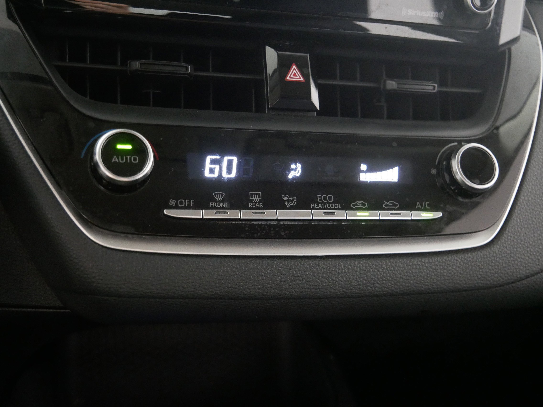 2022 Toyota Corolla LE photo 19