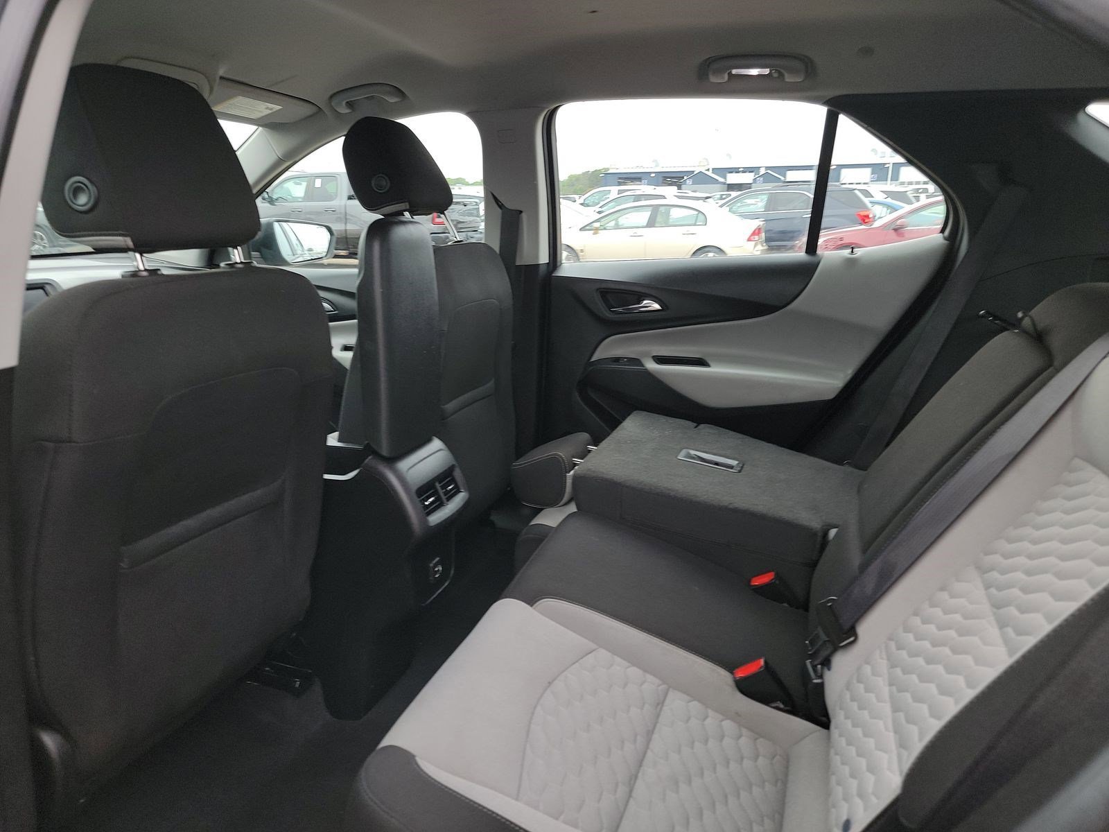 2021 Chevrolet Equinox LS photo 12