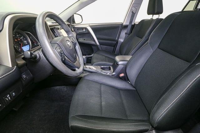 2014 Toyota RAV4 XLE photo 29