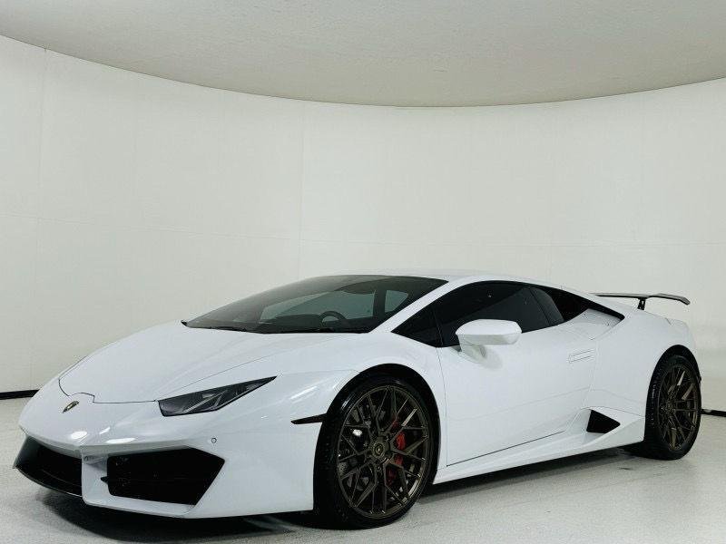 2019 Lamborghini Huracan photo 2