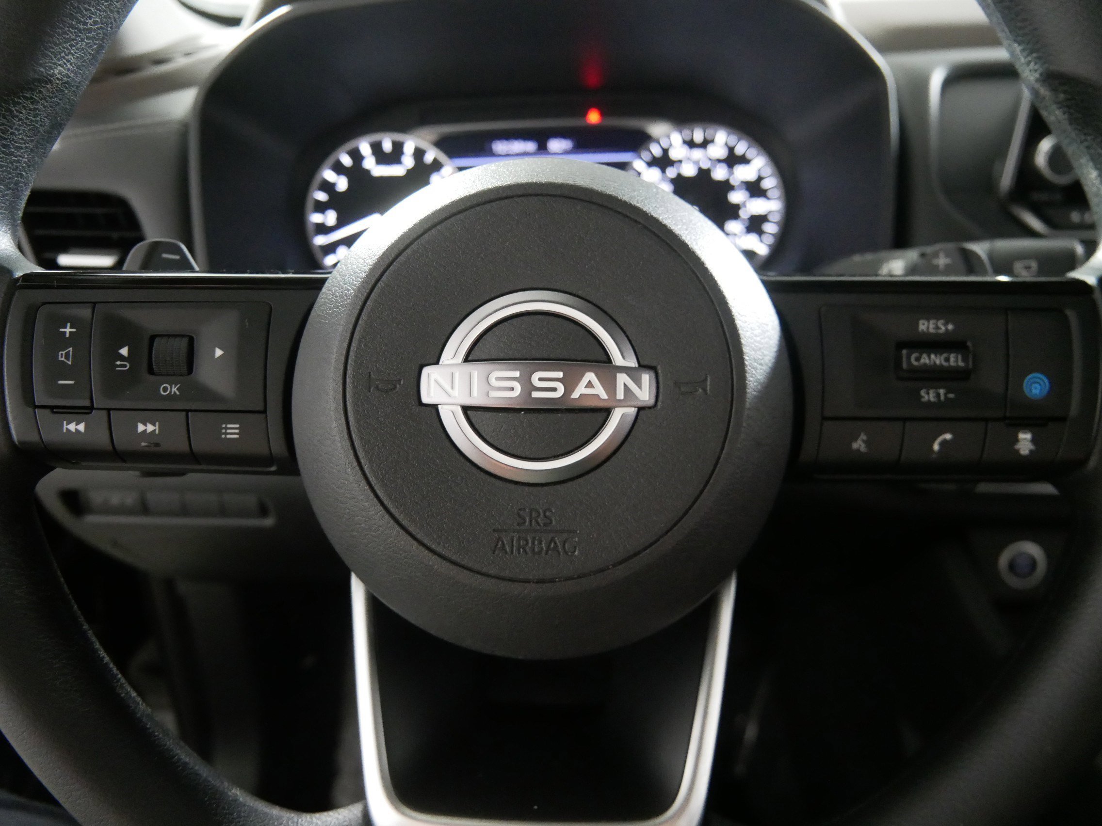 2022 Nissan Rogue SV photo 22
