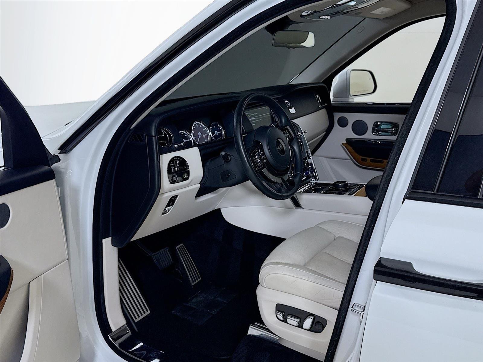 2021 Rolls Royce Cullinan RR31 photo 12