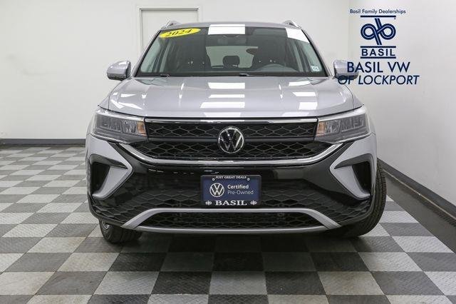 2024 Volkswagen Taos SE photo 3