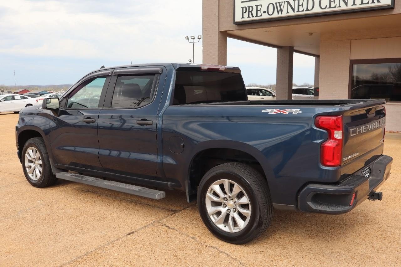 2021 Chevrolet Silverado 1500 Custom photo 2