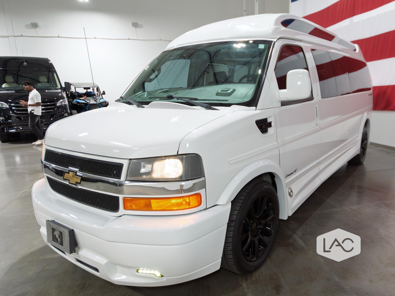 2019 Chevrolet Express photo 5