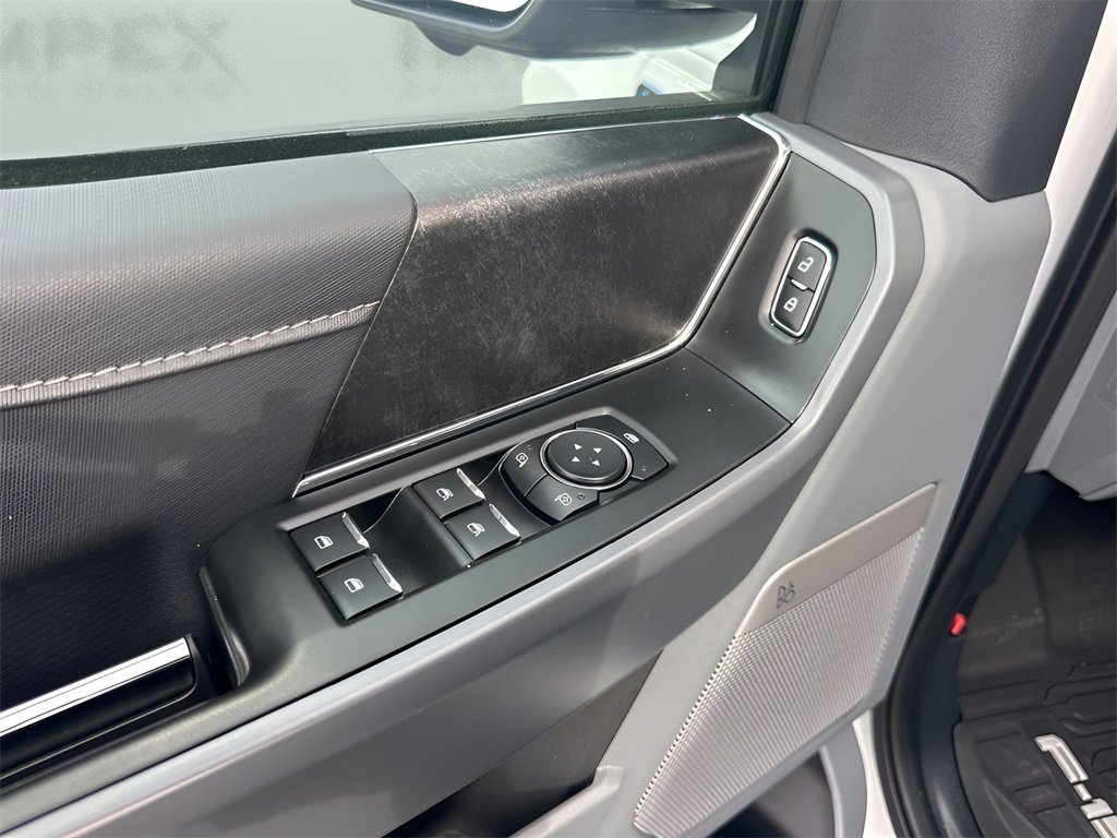 2024 Ford F-150 Lightning photo 25
