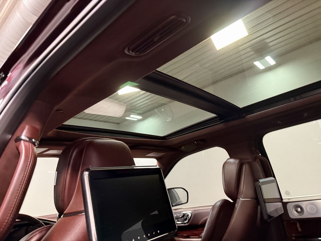 2021 Lincoln Navigator Black Label photo 9
