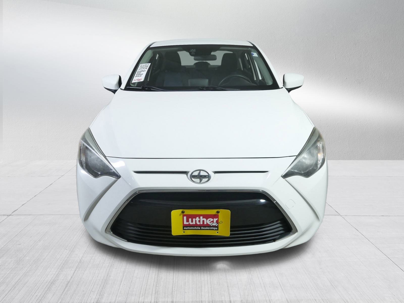 2016 Scion iA photo 2