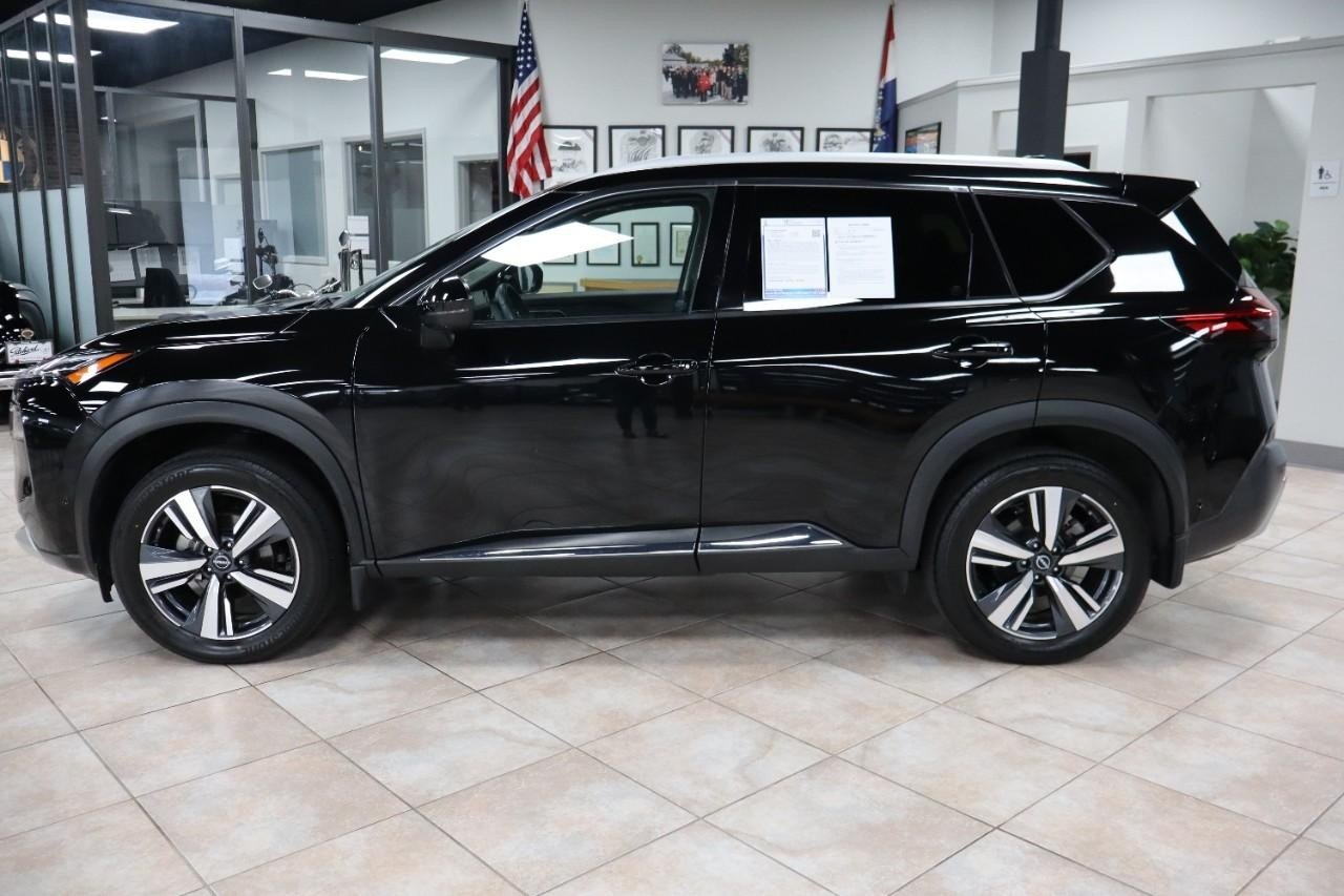 2023 Nissan Rogue Platinum photo 2