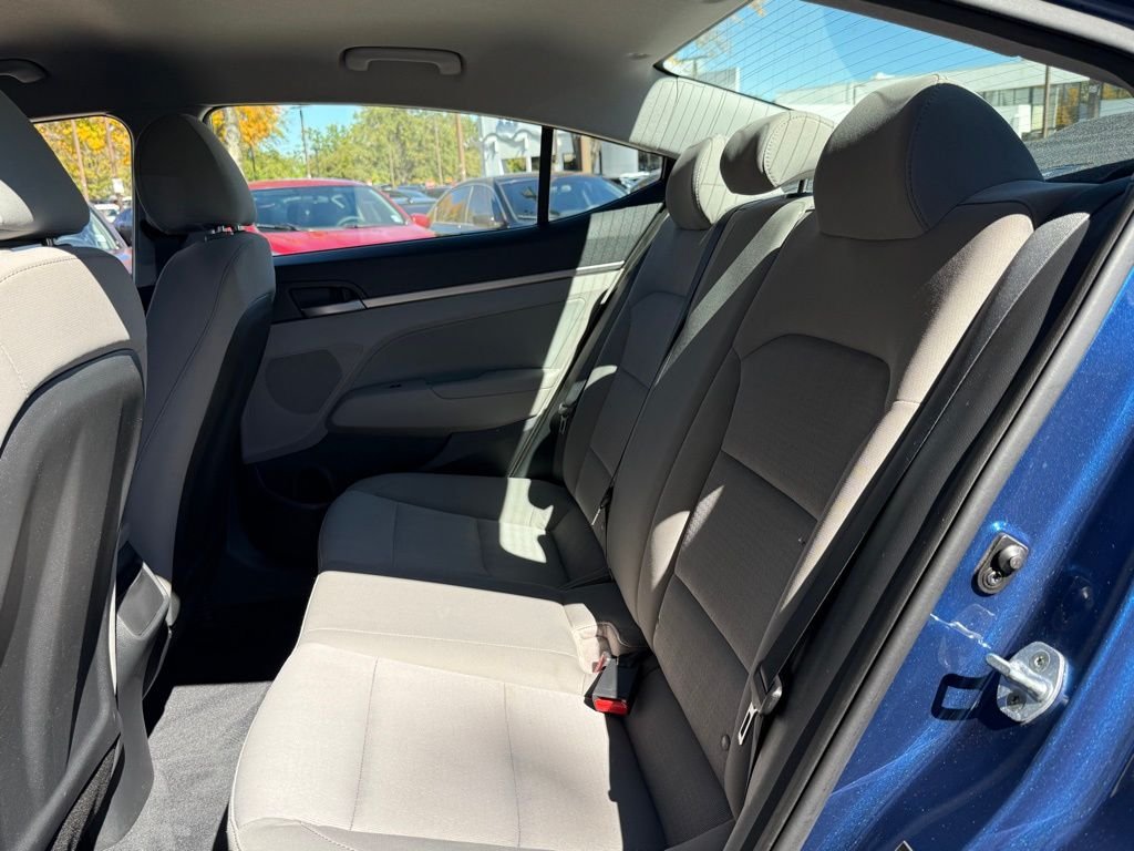 2017 Hyundai Elantra SE photo 12