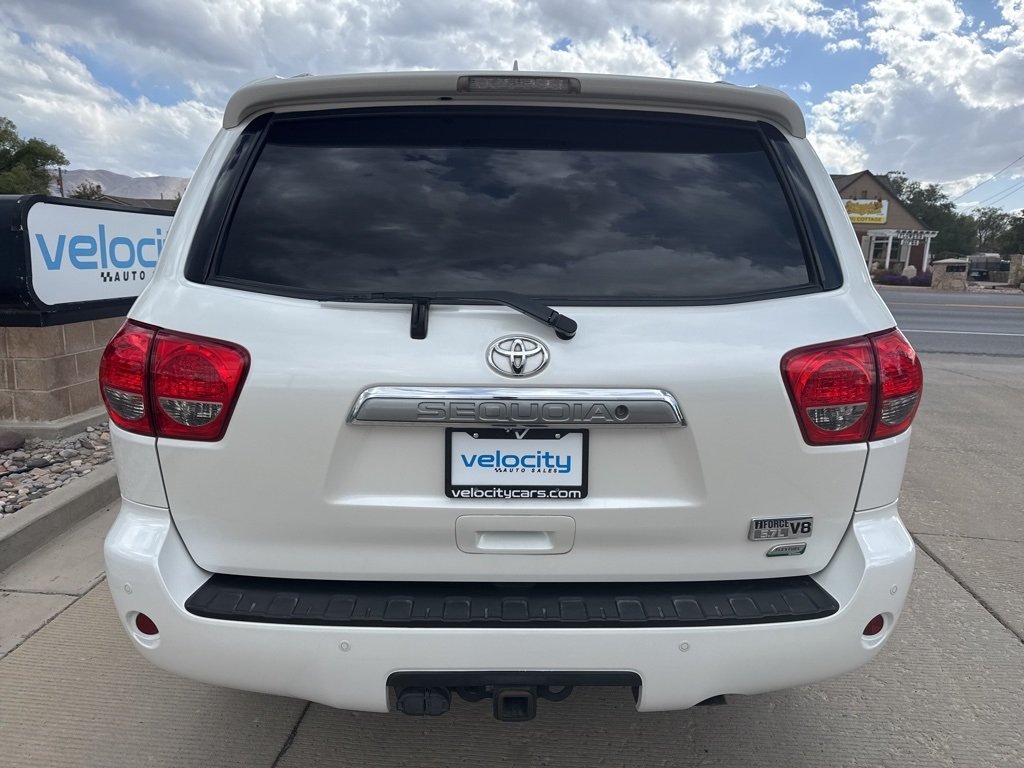 2017 Toyota Sequoia Platinum photo 3